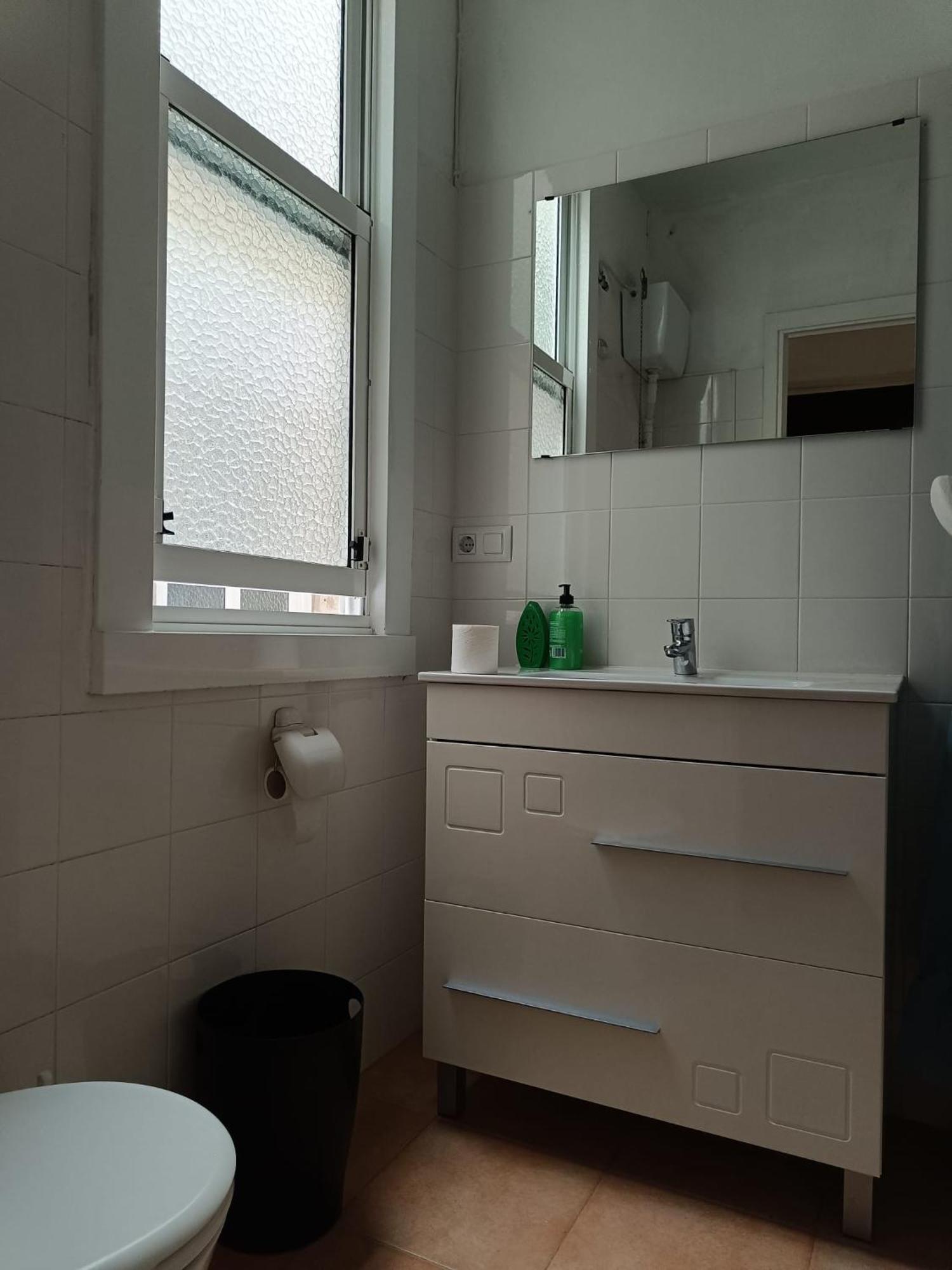 Piso Antiguo, Muebles Viejos, Muy Sencillo, Alquilado En Invierno A Estudiantes, Sin Ascensor, Cocina Antigua A Gas, Edificio Muy Antiguo Daire A Coruña Dış mekan fotoğraf