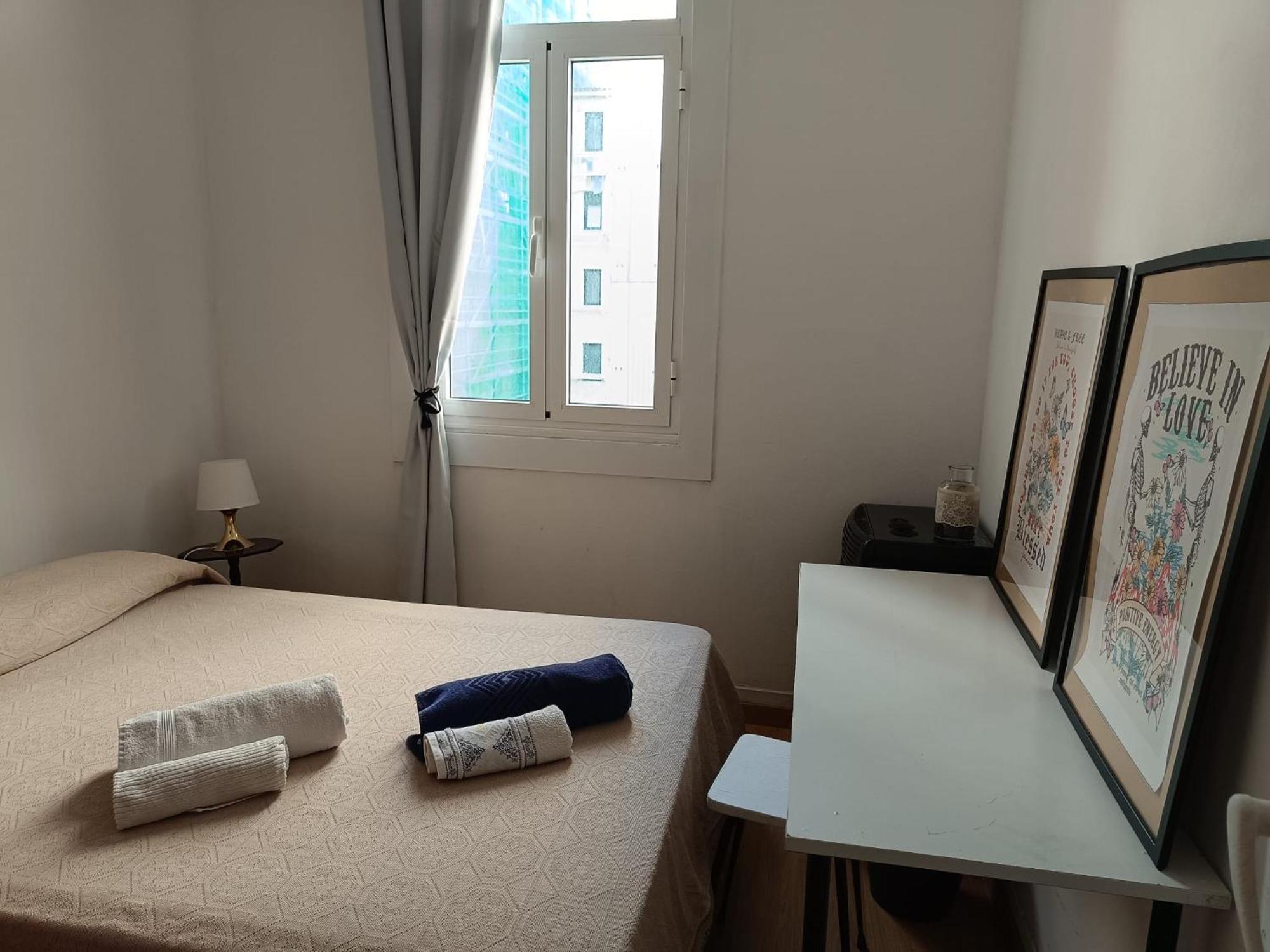 Piso Antiguo, Muebles Viejos, Muy Sencillo, Alquilado En Invierno A Estudiantes, Sin Ascensor, Cocina Antigua A Gas, Edificio Muy Antiguo Daire A Coruña Dış mekan fotoğraf